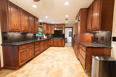 132 Apple Farm Rd, Red Bank, NJ 07701 - photo 3