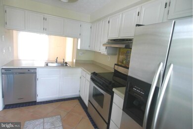 12532 Willow Spring Cir, Germantown, MD 20874 - photo 3