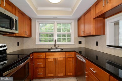 12830 Mill Brook Ct, Woodbridge, VA 22192 - photo 4