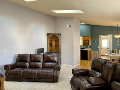 792 NE 12th St, Grants Pass, OR 97526 - photo 5