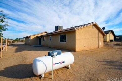 6860 Pine Spring Ave, Twentynine Palms, CA 92277 - photo 5