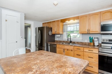 18 Harding St, Rochester, NH 03867 - photo 3