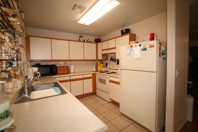BRIGHT KITCHEN
