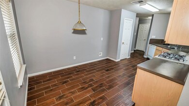 32207 Decker Oaks Dr, Pinehurst, TX 77362 - photo 4