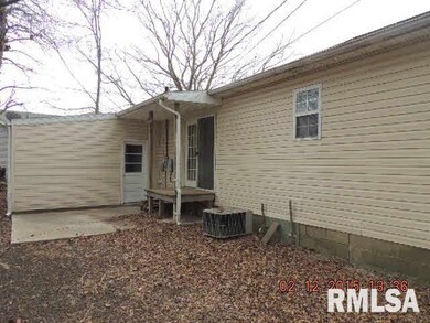 2 N Land St, Harrisburg, IL 62946 - photo 3