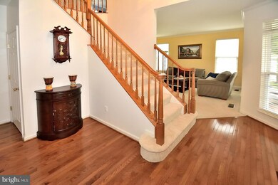 26178 Murrey Dr, Chantilly, VA 20152 - photo 2