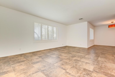 870 E Willis Rd, Chandler, AZ 85286 - photo 5