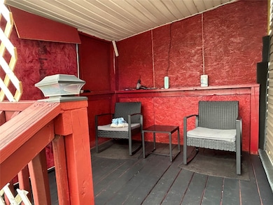 COVERED DECK
