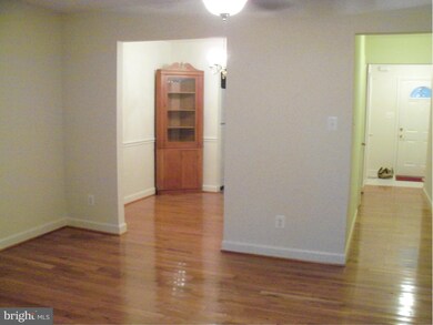 8249 Wycliffe Ct, Manassas, VA 20109 - photo 5