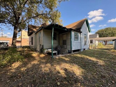 309 W 8th St, Bonham, TX 75418 - photo 7