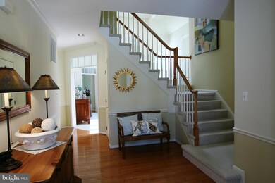 9933 Bickley Ct, Vienna, VA 22181 - photo 3