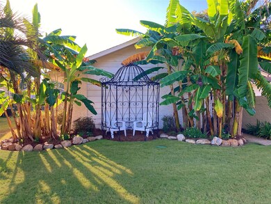Beautifully Landscaped Frontyard