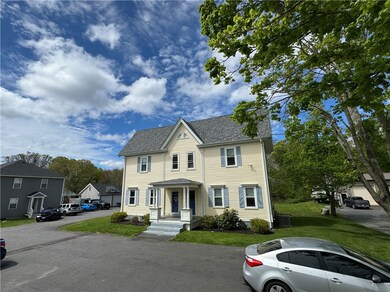 219 Metacom Ave unit 1S, Bristol, RI 02809 - photo 2