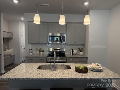 2958 Sloan Dr unit 28, Charlotte, NC 28208 - photo 4