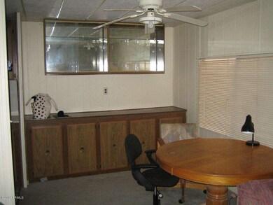 6 dining area