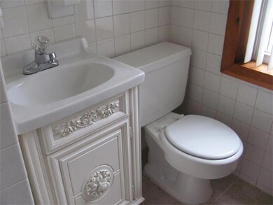 31 Pickering Ave unit 2, Bellingham, MA 02019 - photo 7