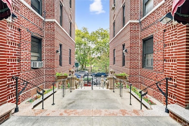 1976 Lafontaine Ave unit 4D, Bronx, NY 10457 - photo 5