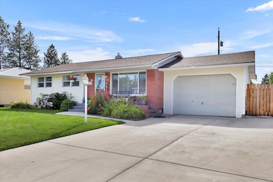 5719 N Cedar St, Spokane, WA 99205 - photo 3