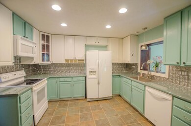 08 Kitchen