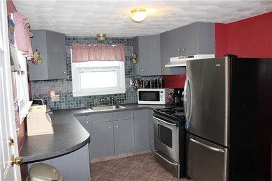 32 Sundance St, Warwick, RI 02886 - photo 4