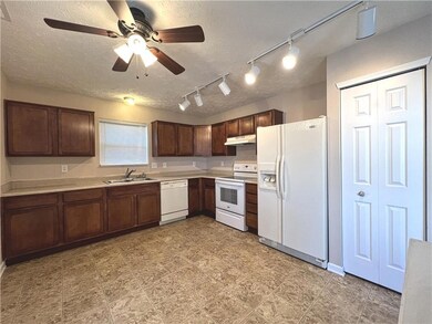 1206 Fiesta Dr, Franklin, IN 46131 - photo 5