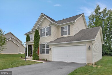 822 Shannon Dr N, Greencastle, PA 17225 - photo 2