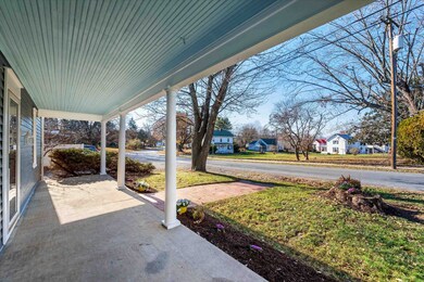 202 Shenandoah Ave, Edinburg, VA 22824 - photo 7