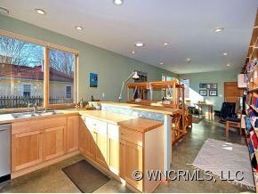 Kitchen Open to Dining/GreatRm