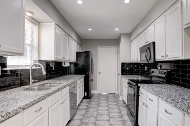 16311 Barcelona Dr, Friendswood, TX 77546 - photo 7