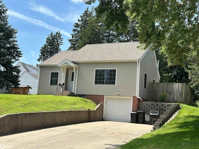 1603 Bryn Mawr Blvd, Atlantic, IA 50022 - photo 2