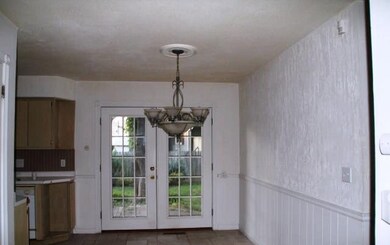 1010 Parkway Dr, Bettendorf, IA 52722 - photo 4