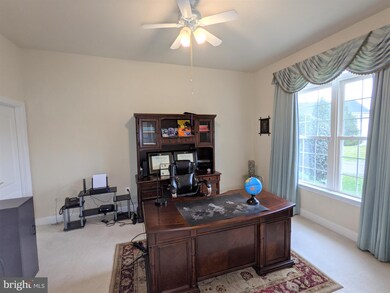 12648 Buckleys Gate Dr, Fairfax, VA 22030 - photo 4