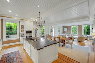 166 Rowayton Ave unit 2, Norwalk, CT 06853 - photo 2