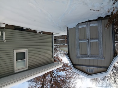 2307 W 38th Place, Davenport, IA 52806 - photo 4