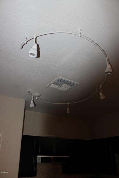 510 N 66th Ln, Phoenix, AZ 85043 - photo 5