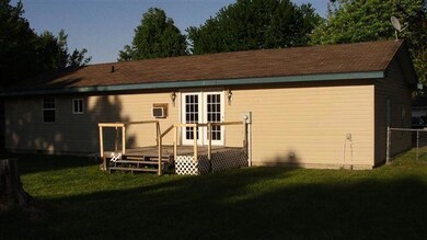 1825 S Village Ln, Bolivar, MO 65613 - photo 3