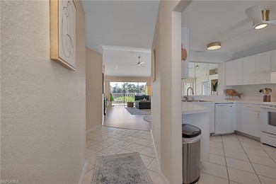 Large Eat-In Kitchen