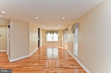 7401 Acacia Ct, Clinton, MD 20735 - photo 4