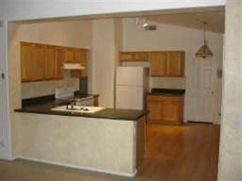 Eat-in Kitchen
