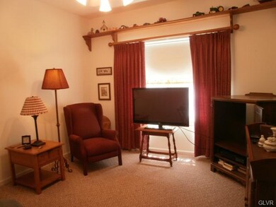 4763 Steeplechase Dr unit 4C, Macungie, PA 18062 - photo 7