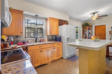 528 Doctors Dr, Oviedo, FL 32765 - photo 5