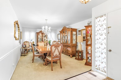 123 Honeysuckle Ct, Rolling Meadows, IL 60008 - photo 4