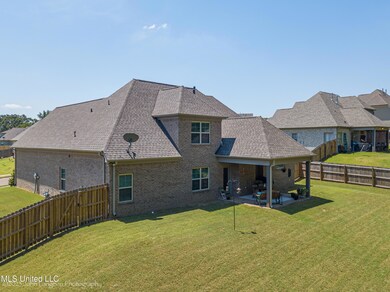 546 Walkers Way-Exterior-3