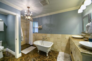 008_Master Bathroom