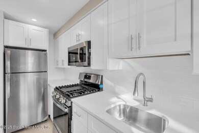189 Pond Way unit A, Staten Island, NY 10303 - photo 5
