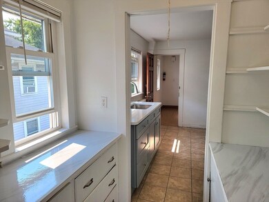 35 Vane St unit 2nd Floor, Quincy, MA 02171 - photo 6