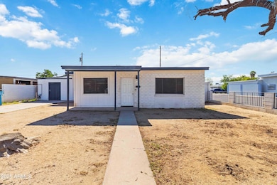 7201 N 26th Ln, Phoenix, AZ 85051 - photo 2