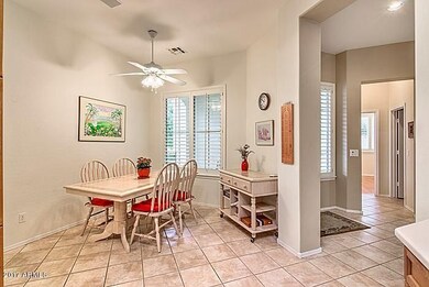 03diningandentry_700