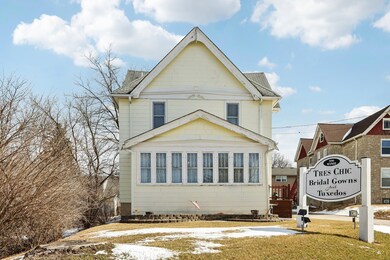 6-web-or-mls-N90W17032 Appleton Ave-006
