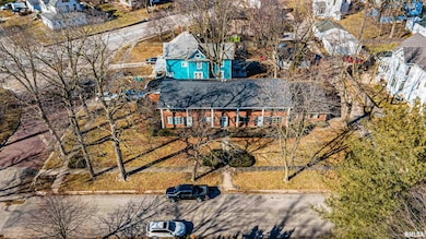 201 College Ave, Lincoln, IL 62656 - photo 2